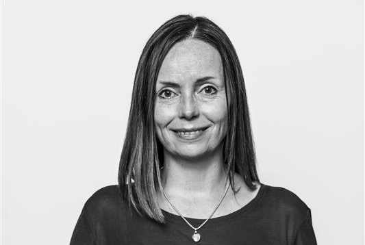 Tia Lilius, Kaski, mustavalkoisena ilman taustaa